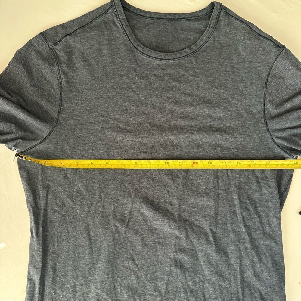 Lululemon Training Short Sleeve Shirt heathered blue slim fit Crewneck tee med - Picture 4 of 6